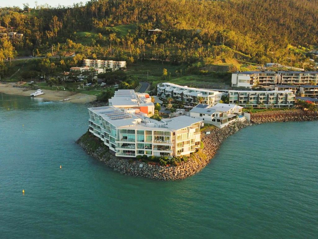 Peninsula Airlie Beach