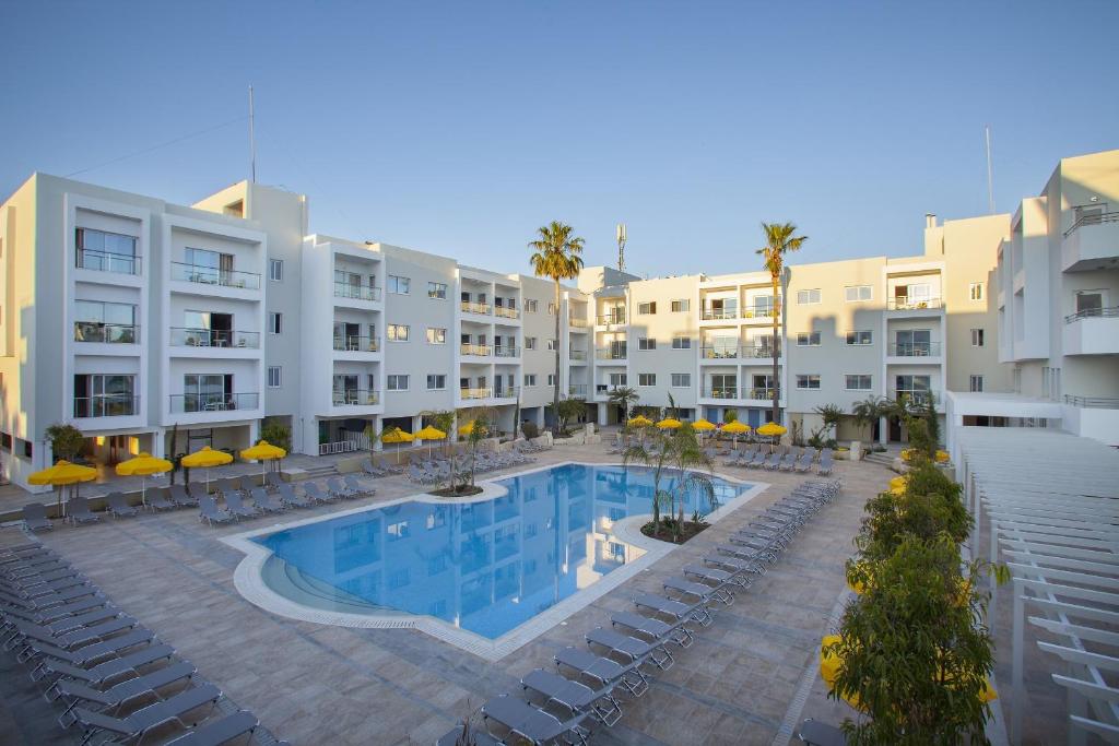 Mayfair Hotel formerly Smartline Paphos